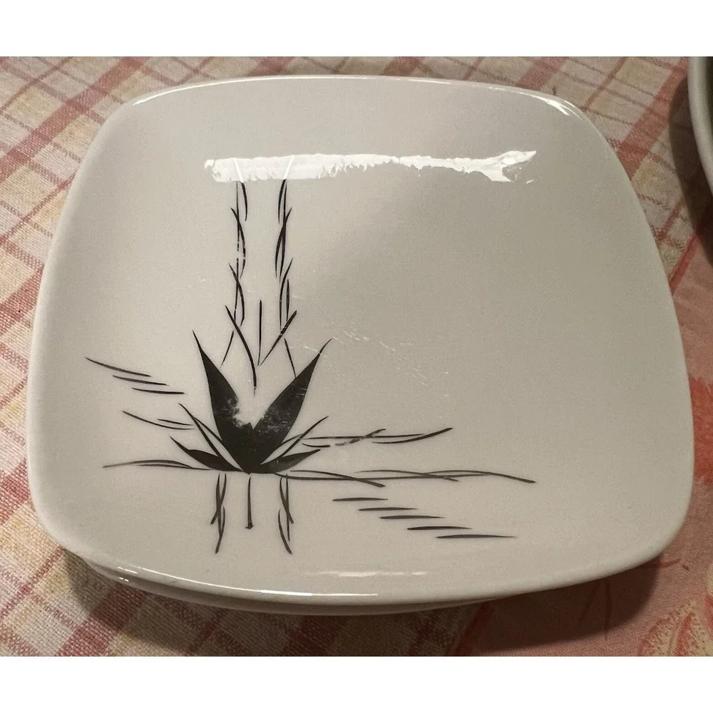 MCM Crestwood Fine China Set Of 4 Bread & Butter Plates Platinum‎ Leaf Pattern